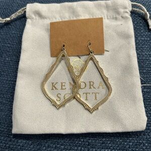 Kendra Scott Sophee Earrings in Gold Tone